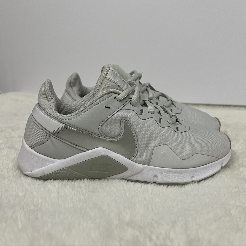 Nike Legend Essential 2 Women’s Size 5.5
